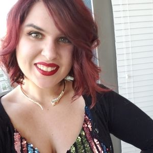 Meet your Posher, Raquel